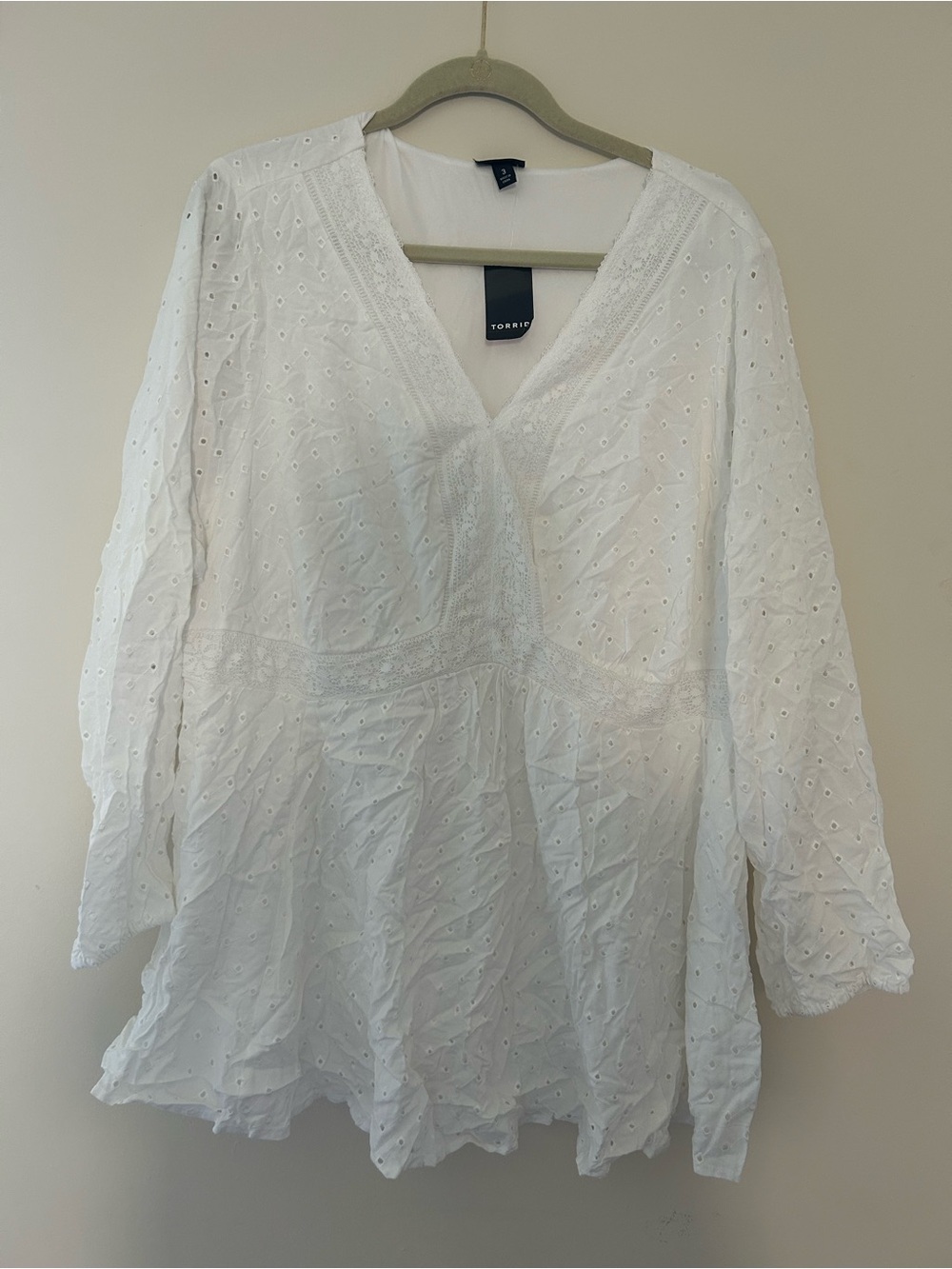 Torrid Size 3X White Eyelet V-Neck Peasant Top